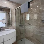 Luxury Beachfront Bright & Spacious By Turivida *