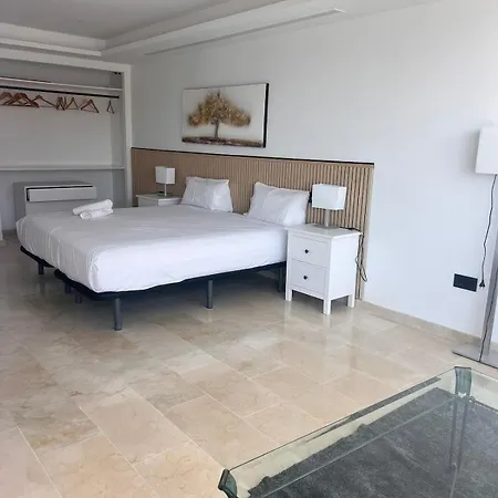 Luxury Beachfront Bright & Spacious By Turivida