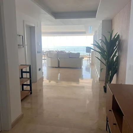 Luxury Beachfront Bright & Spacious By Turivida * Fuengirola