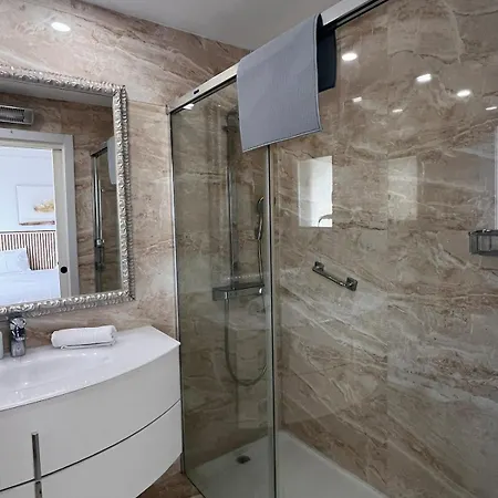 Luxury Beachfront Bright & Spacious By Turivida *