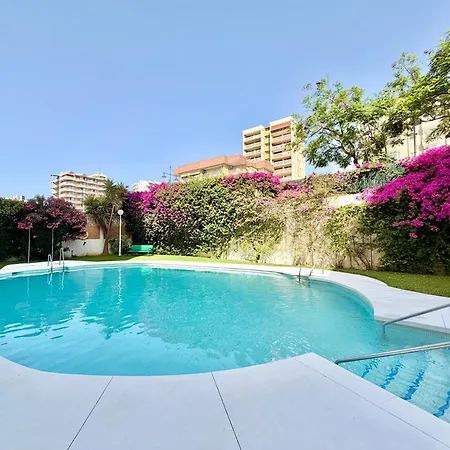 Luxury Beachfront Bright & Spacious By Turivida Fuengirola