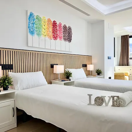 Luxury Beachfront Bright & Spacious By Turivida