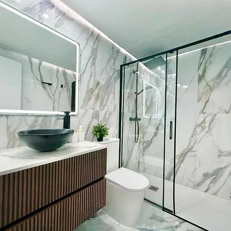 Luxury Beachfront Bright & Spacious By Turivida *