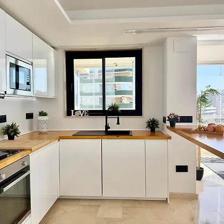 Apartment Luxury Beachfront Bright & Spacious By Turivida Fuengirola