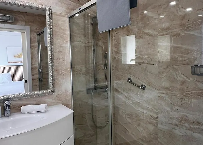 Luxury Beachfront Bright And Spacious By Turivida *